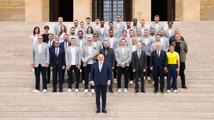 Fenerbahçe Beko kafilesi, Anıtkabir'i ziyaret etti