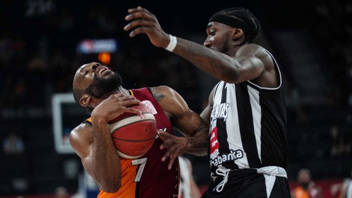 Potadaki dev derbide Galatasaray'ı deviren Beşiktaş finalde