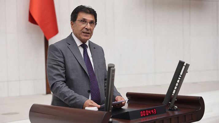 DEM Partili vekil trafik kazası geçirdi