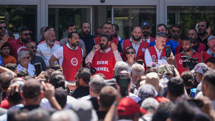 İzmir'deki grevde kılıçlar çekildi Cemil Tugay'ın maaş oylaması hamlesine flaş yanıt