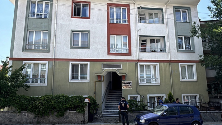 Cam silerken 3. kattan beton zemine düştü! Kadının durumu ağır