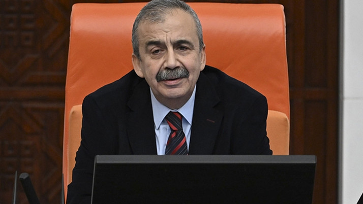 Sırrı Süreyya Önder'in yerine o isim geldi! İşte DEM Parti’nin yeni Meclis Başkanvekili