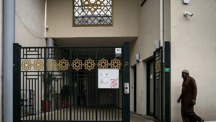 Camide Kur'an-ı Kerim yaktı! Zanlı hakkında ‘garip’ çıkarım!