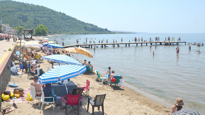 Koceli'nde mavi bayraklı sahiller Kurban bayramında doldu taştı