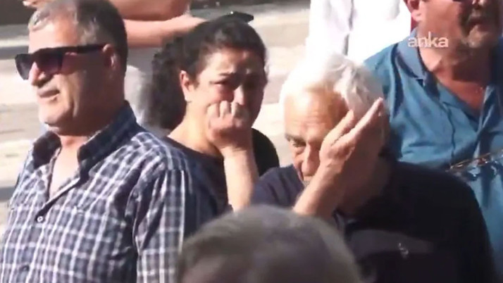 Ferdi Zeyrek'in vefat ettiğini duyan Manisalılar gözyaşlarını tutamadı