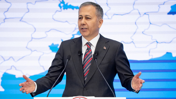 İçişleri Bakanı Ali Yerlikaya'dan sürücülere "yorgun ve uykusuz yola çıkmayın" uyarısı