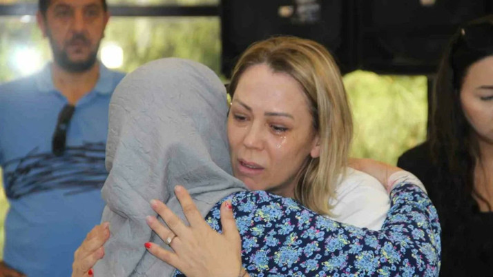 Manisa Ferdi Zeyrek için taziye kuyruğuna girdi eşi ve Özgür Özel dua etti