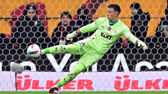 Fernando Muslera İstanbul'dan ayrıldı! Galatasaray kariyeri son bulmuştu