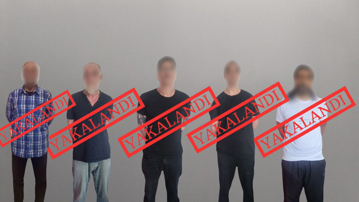 Bakan Yerlikaya duyurdu: Kırmızı bültenle aranan 5 suçlu Türkiye'ye getirildi