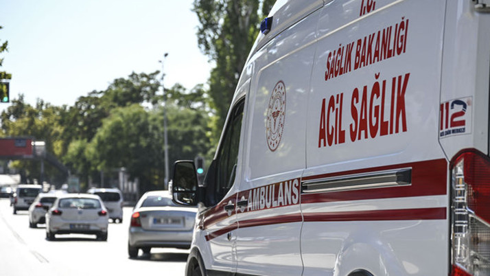 Vahşet! 17 yaşındaki genç babasının boğazını kesti