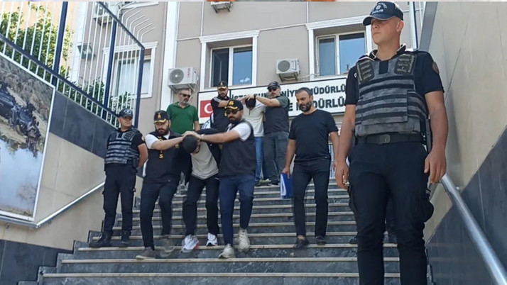 3 yıl önce kardeşlerini öldüren kişinin babasını öldürdü!