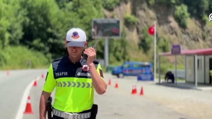 1 haftada 403 bin 49 sürücüye işlem yapıldı! 100 binden fazla sürücünün ehliyeti geri alındı