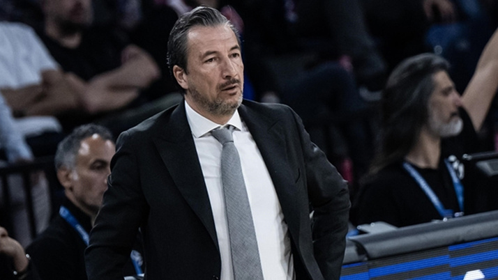Anadolu Efes'te Luca Banchi dönemi sona erdi