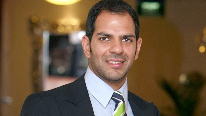 Ünlü milyarderin ağzına arı girdi hayatını kaybetti