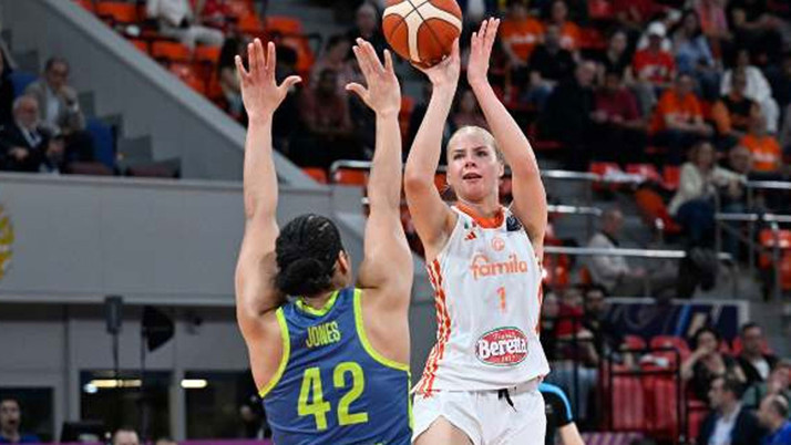 Galatasaray'dan bir transfer daha! Resmi imza atıldı