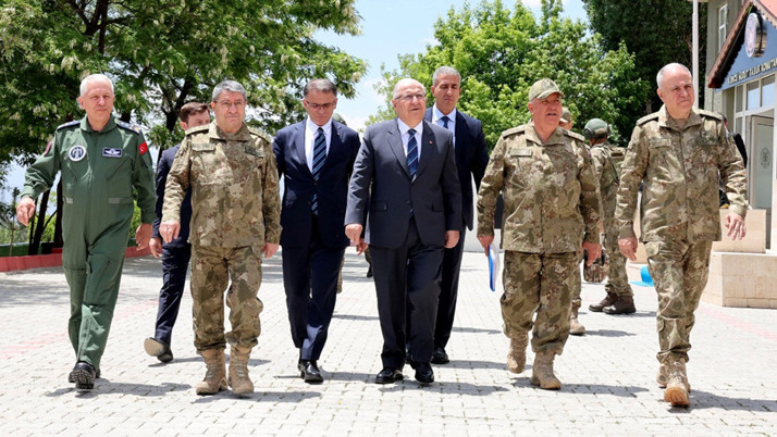 Milli Savunma Bakanı Yaşar Güler, komutanlarla İran sınırında! "Güvenlik tedbirleri artırıldı"