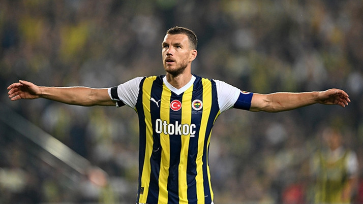 Edin Dzeko yeni takımı için sağlık kontrollerinden geçti