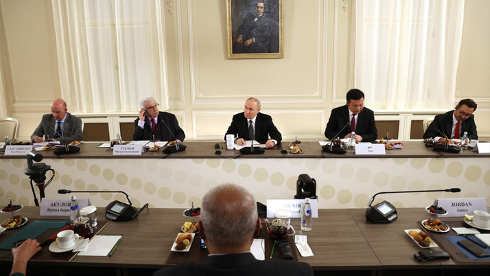 Putin İran'a '250 Rus' var diyerek destek çıktı! Hamaney'i öldürme planına tepki gösterdi