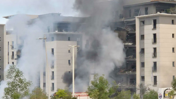 İran'dan İsrail'e şimdiye kadar ki en büyük saldırı! Microsoft binasını vurdu