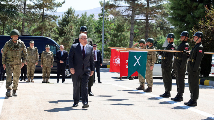 Milli Savunma Bakanı Yaşar Güler, 8'inci Kolordu Komutanlığında inceleme ve denetlemelerde bulundu