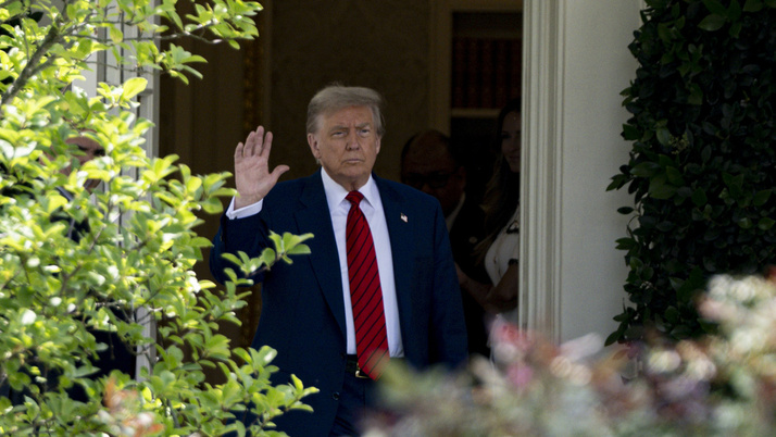 ABD Başkanı Trump FED Başkanı Powel'ı hedef aldı: Aptal, moron, ahmak