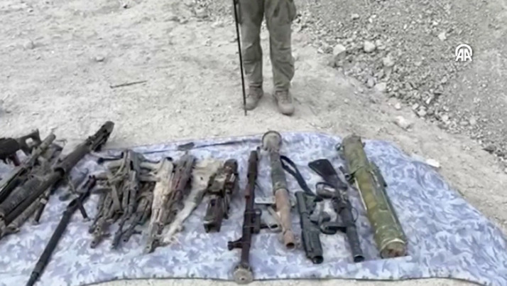 Pençe-Kilit Operasyonu bölgesinde teröristlere ait mağarada çok sayıda mühimmat imha edildi