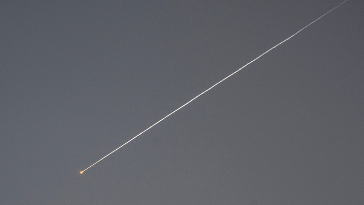 İran'dan fırlatılan füze doğrudan isabet etti! İsrail'de 3 kişi öldü