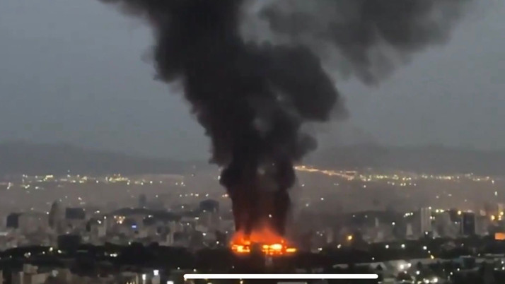 Filistin topraklarını gasbeden İsrailliler, Batı Şeria'da Filistinlilere ait evleri ve ahırları yıktı