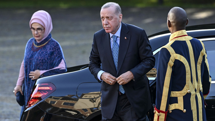 Cumhurbaşkanı Erdoğan, NATO liderleri onuruna verilen yemeğe katıldı