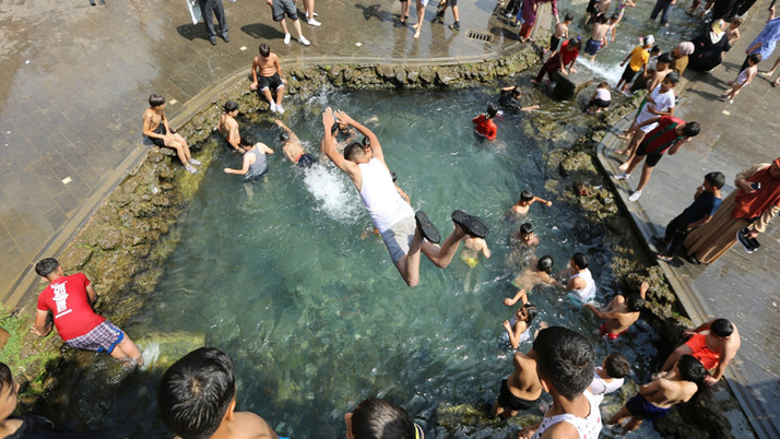 Termometreler 42 dereceyi gösterdi! O kent resmen kavruluyor