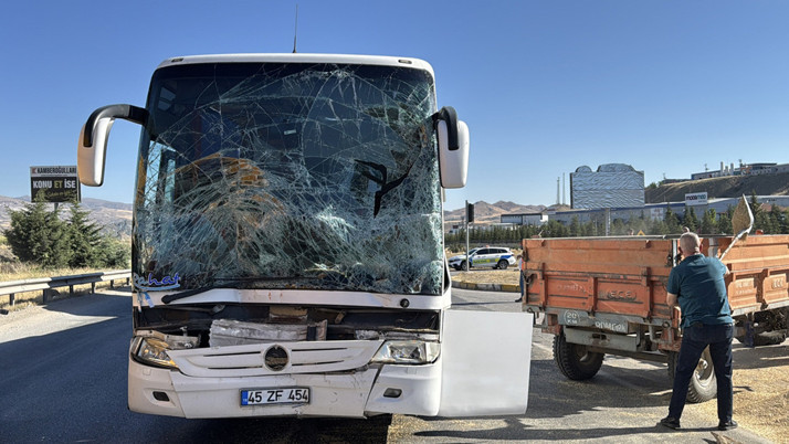 Kırıkkale'de yolcu otobüsü kazaya karıştı! Yaralılar var