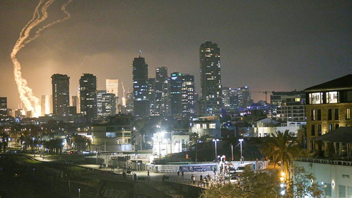 Yemen'deki Husiler, İsrail'deki Ben Gurion Havalimanı'nı balistik füze ile hedef aldılar