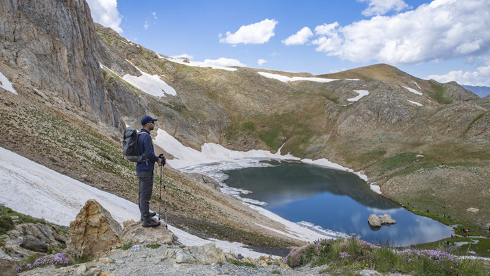 Tunceli dağlarının zirvesindeki Buyer Gölü doğaseverlerin rotası oldu