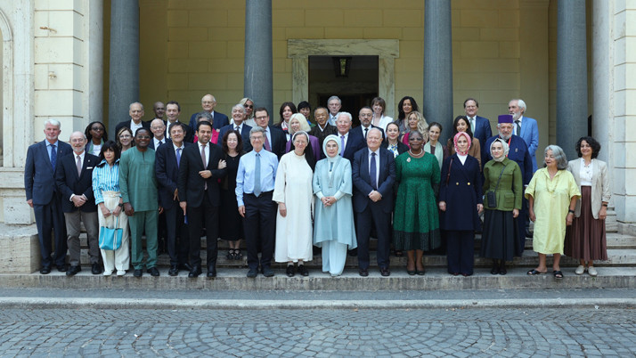 Emine Erdoğan, Vatikan'da "Dünya 5'ten büyüktür" mesajı verdi