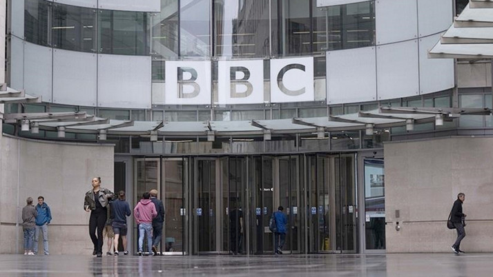 Gazze belgeselinin yapımcısı, BBC'yi kendisini susturmaya çalışmakla suçladı