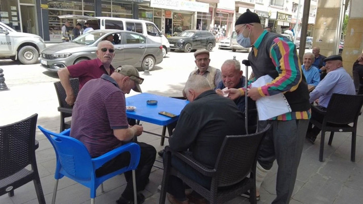 Çankırı'da dilenci kılığına giren zabıta, 10 dakikada vatandaşlardan 340 lira topladı