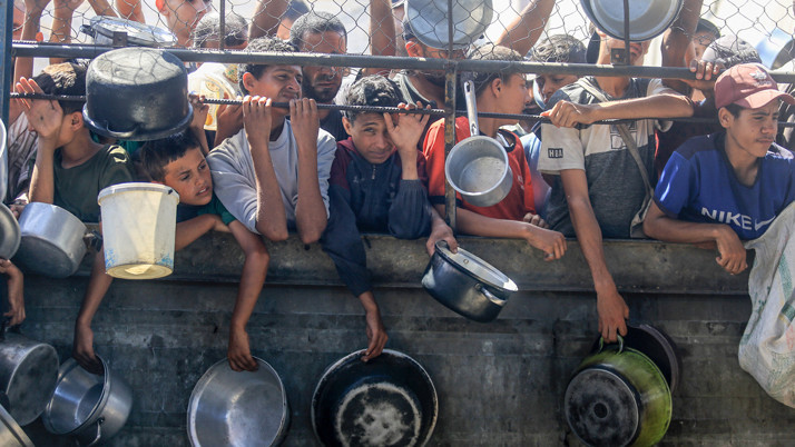 Yardım kuruluşu eski çalışanı Gazze'de yiyecek bekleyen aç Filistinlilere ateş açıldığını itiraf etti