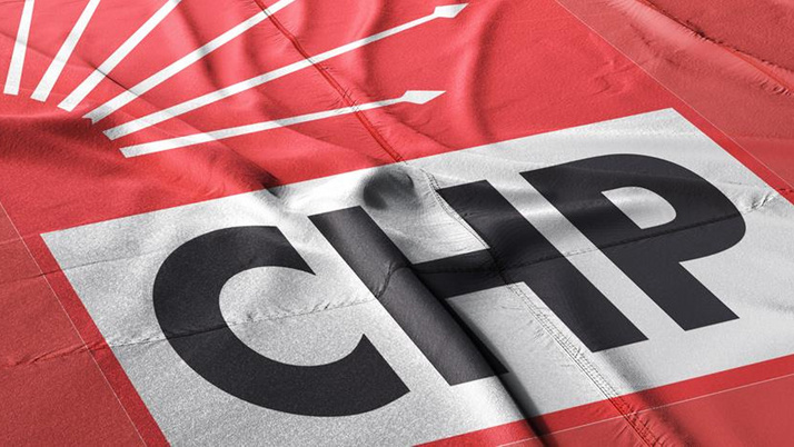CHP İstanbul İl Başkanlığı'nın karşısında şok pankart: Valizde jammer varsa...