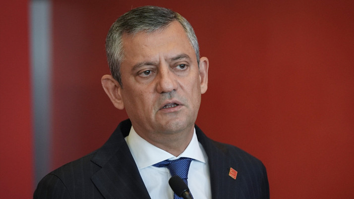 CHP'de yeni soruşturmalar sonrası Özgür Özel MYK'yı acil olarak topladı