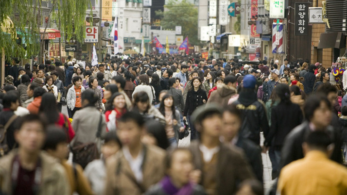Bu ülke tüm vatandaşlarının hesabına 150 bin yoksul olana 400 bin lira yatırıyor