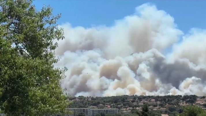 Yangın nedeniyle Marsilya'daki havalimanı kapatıldı