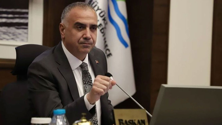 Büyükçekmece Belediye Başkan Vekili Ahmet Şahin ve şoförü yolsuzluk soruşturmasında tutuklandı