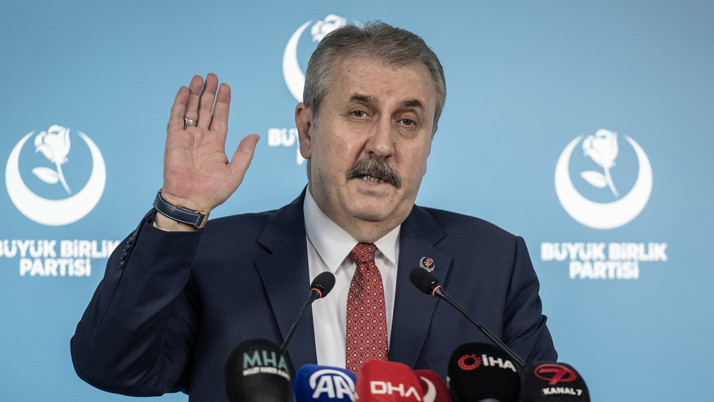 Destici'den Özgür Özel açıklaması: Sehven söylediğini düşünmek istiyorum