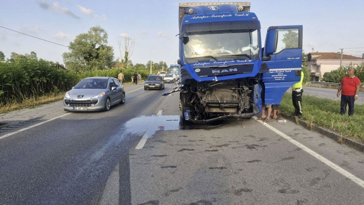 Samsun'da tırın çarptığı traktör sürücüsü öldü