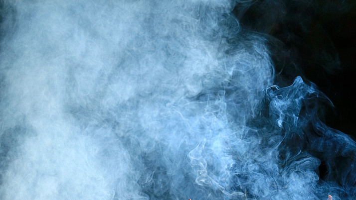 Esenyurt'ta böceklerden kurtulmak için mangalda pul biber yaktı olanlar oldu