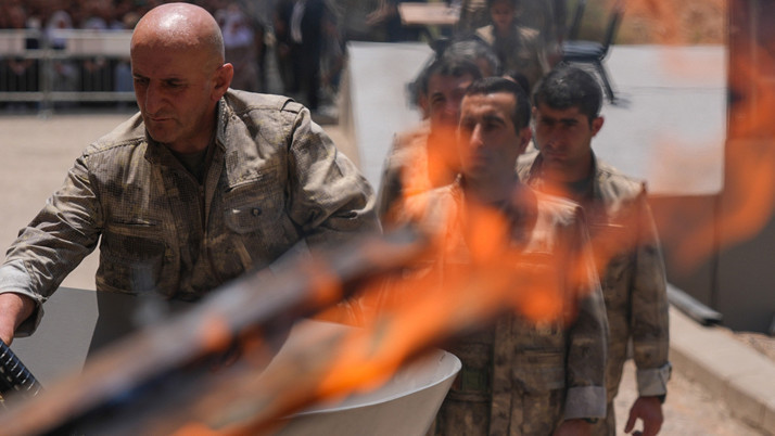 Cem Küçük İmralı mevzusunda ters köşe yaptı! 'Yanlış' olur deyip CHP'ye hak verdi