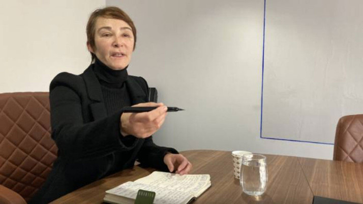 Aslı Baykal’dan Özgür Özel’e eleştiri: Yalnızlık paniği başladı, 3’lüyü 4’lü yapmaya çalışıyor