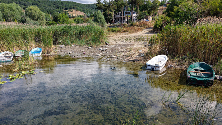 Aşırı sıcaklar ve kuraklık Sapanca Gölü'nü vurdu