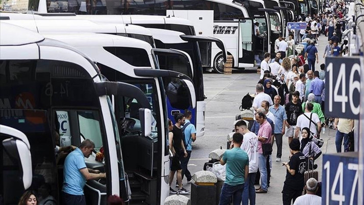 Türkiye'de geçen yıl yaklaşık 2,7 milyon kişi iller arasında göç etti