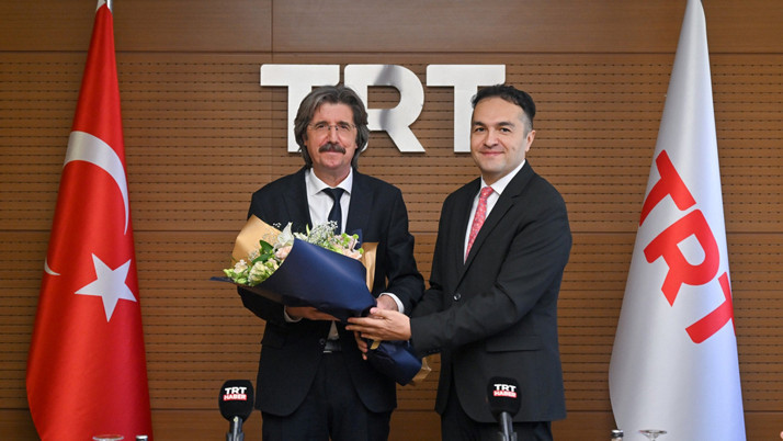 TRT Yönetim Kurulu Başkanı Ferudun Yılmaz, görevi Albayrak'tan devraldı